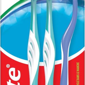 COLGATE Triple action toothbrush medium – Interdental cleaning – Natural whiteness – Fresh breath – Set of 3 brushes