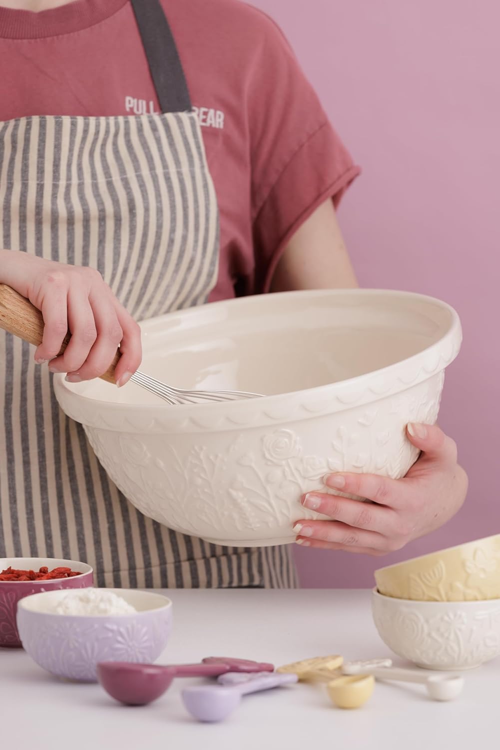 Mason Cash in The Meadow Rose Mixing Bowl 29cm - Image 2