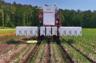 RFK Jr. calls Carbon Robotics’ laser weed zapper the ‘light at the end of the tunnel’ in herbicide fight